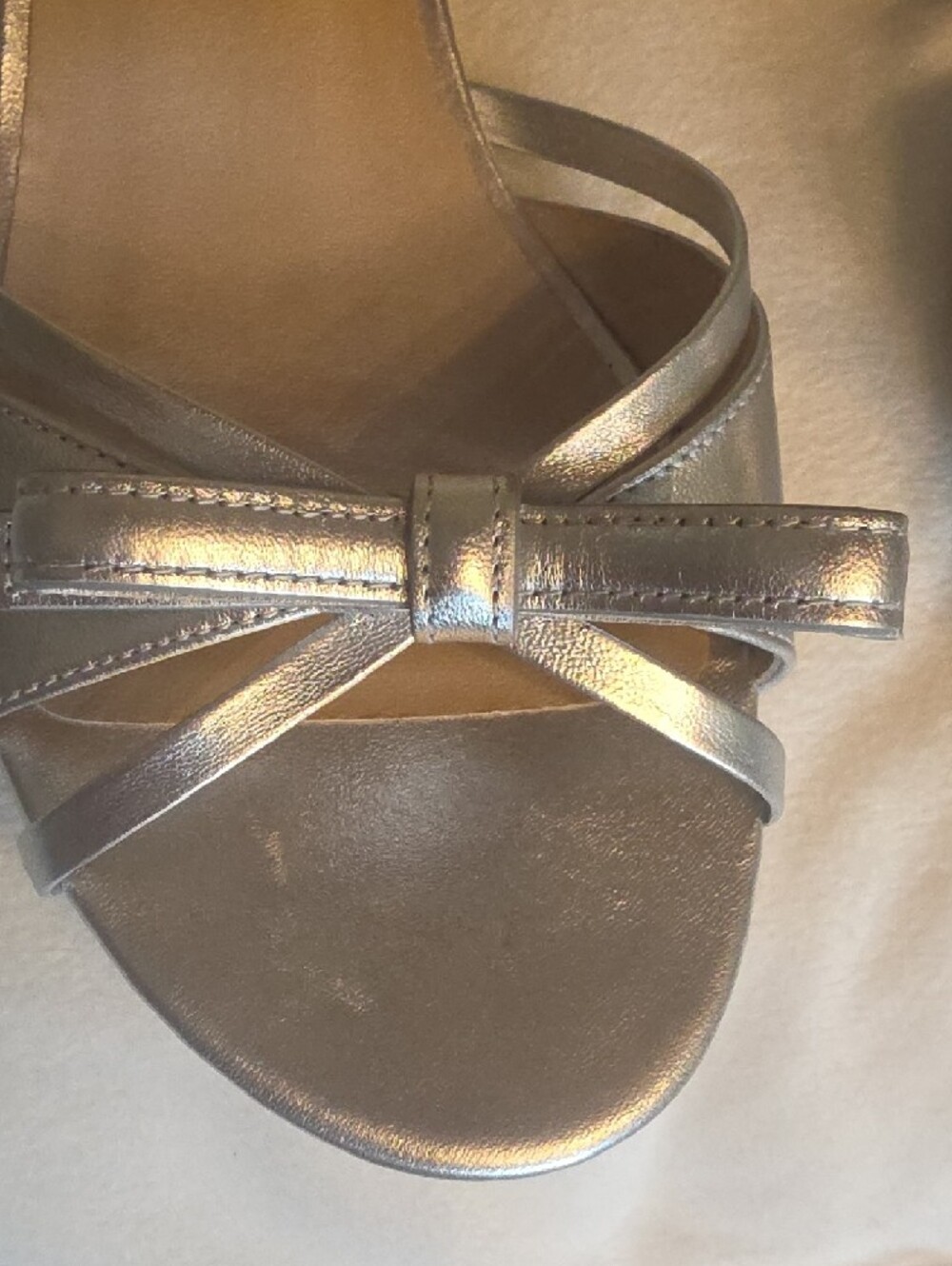 Stuart Weitzman Felicity Slide Metallic Silver Knot-Front Kitten Heel Mules 8 - Picture 4 of 16